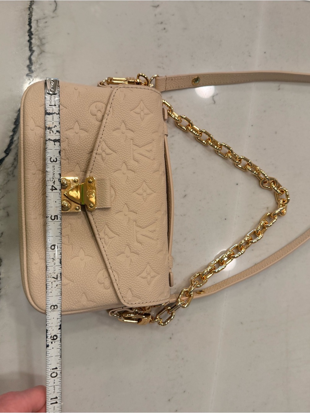 Beige Embossed Leather Crossbody Bag with Gold Chain - Picture 4 of 6